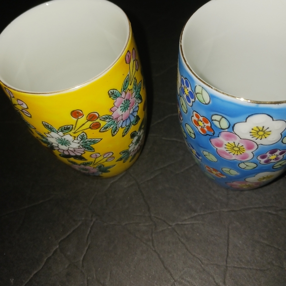 2 Imari Japan Hand painted tea, juice or saki tumblers Blue & Yellow - Picture 2 of 4